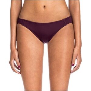 Beth Richards Naomi bikini bottom in port